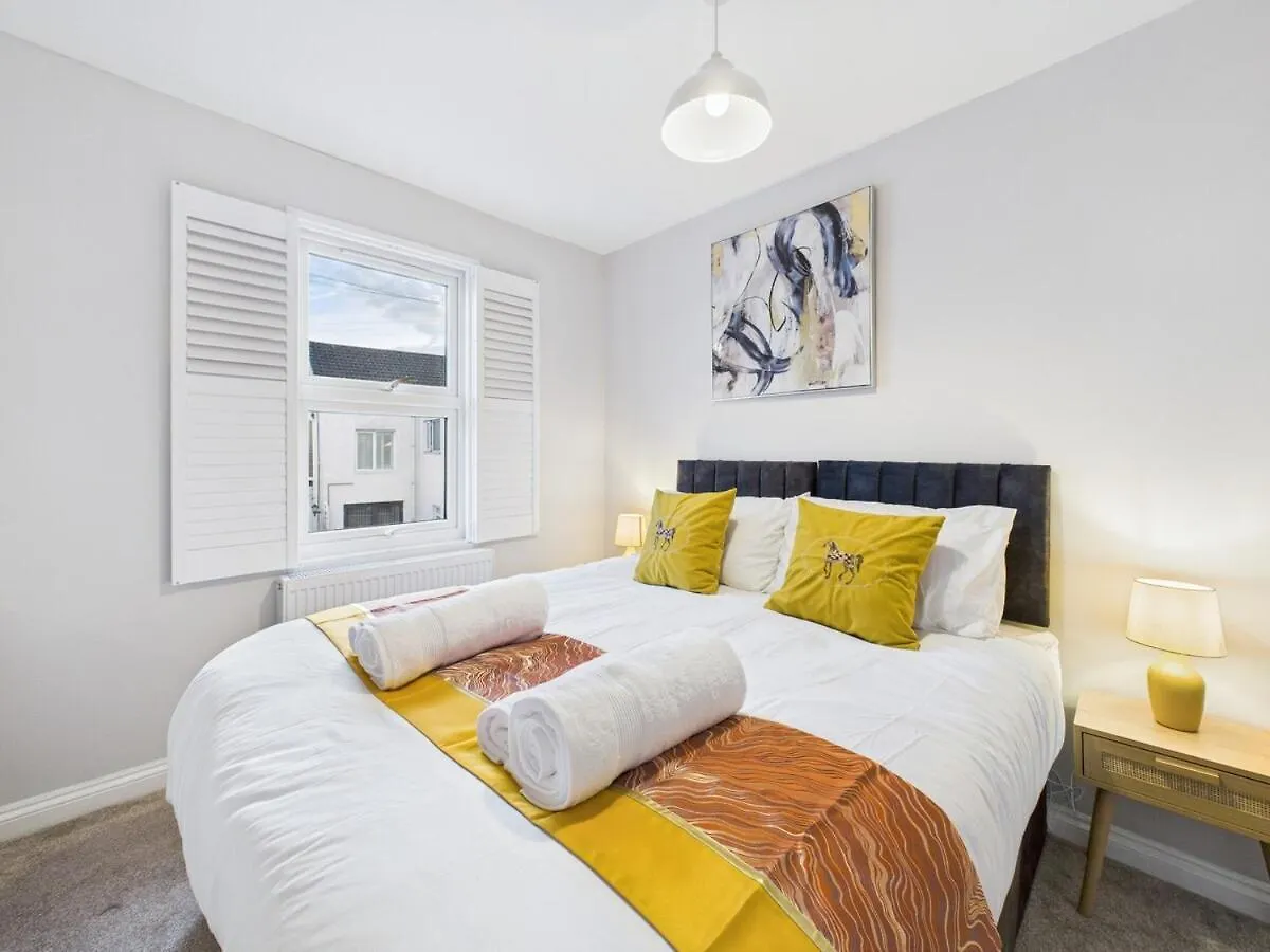 New No 1 Park Street By Signature Stays - 5 Bedroom House Central Cheltenham Holiday home