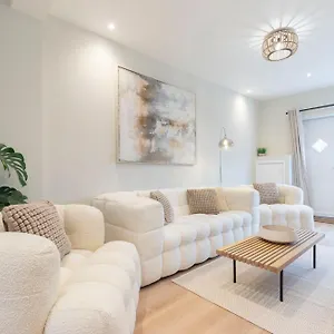  Holiday home Stunning Montpellier Retreat